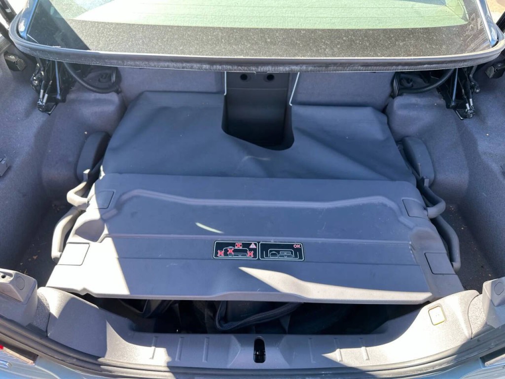 2010 Volvo C70 Image 29