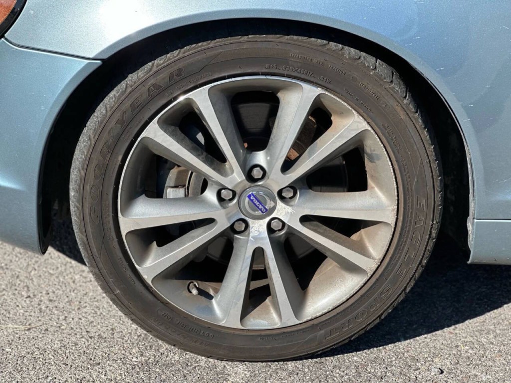 2010 Volvo C70 Image 33