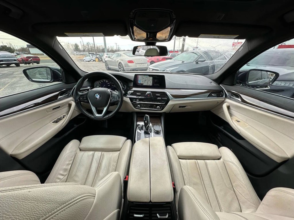 2018 BMW 5 Series Image 2