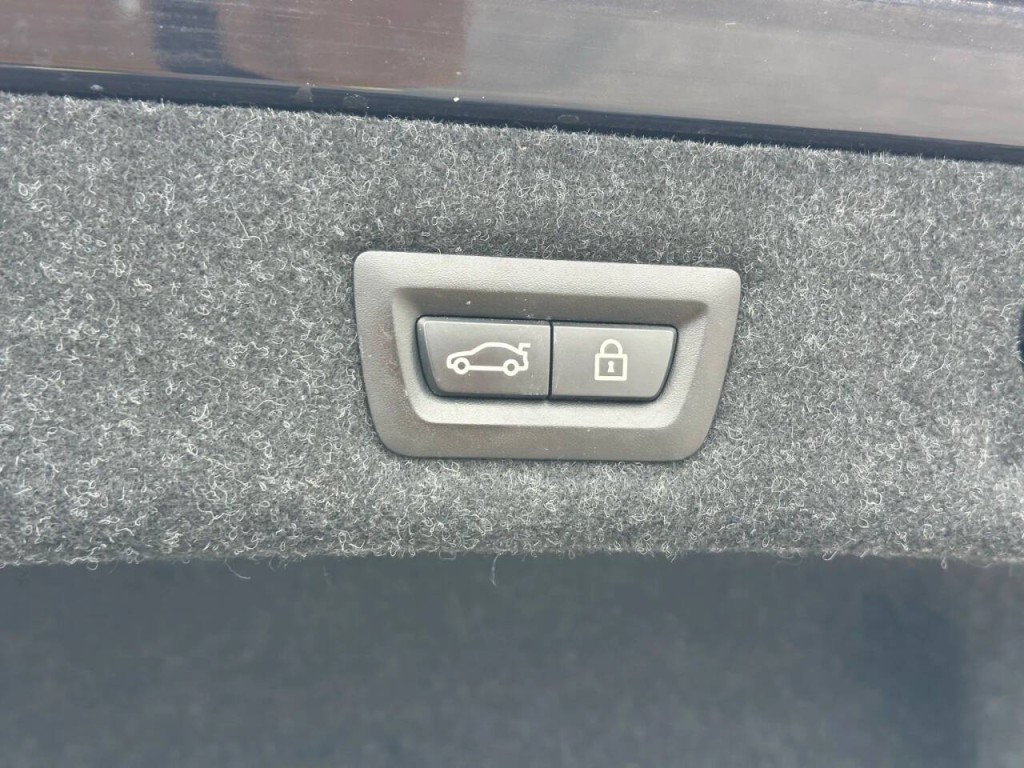 2018 BMW 5 Series Image 27