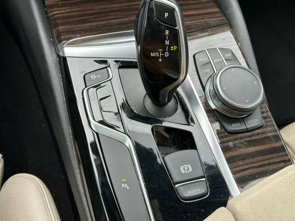 2018 BMW 5 Series Image 30