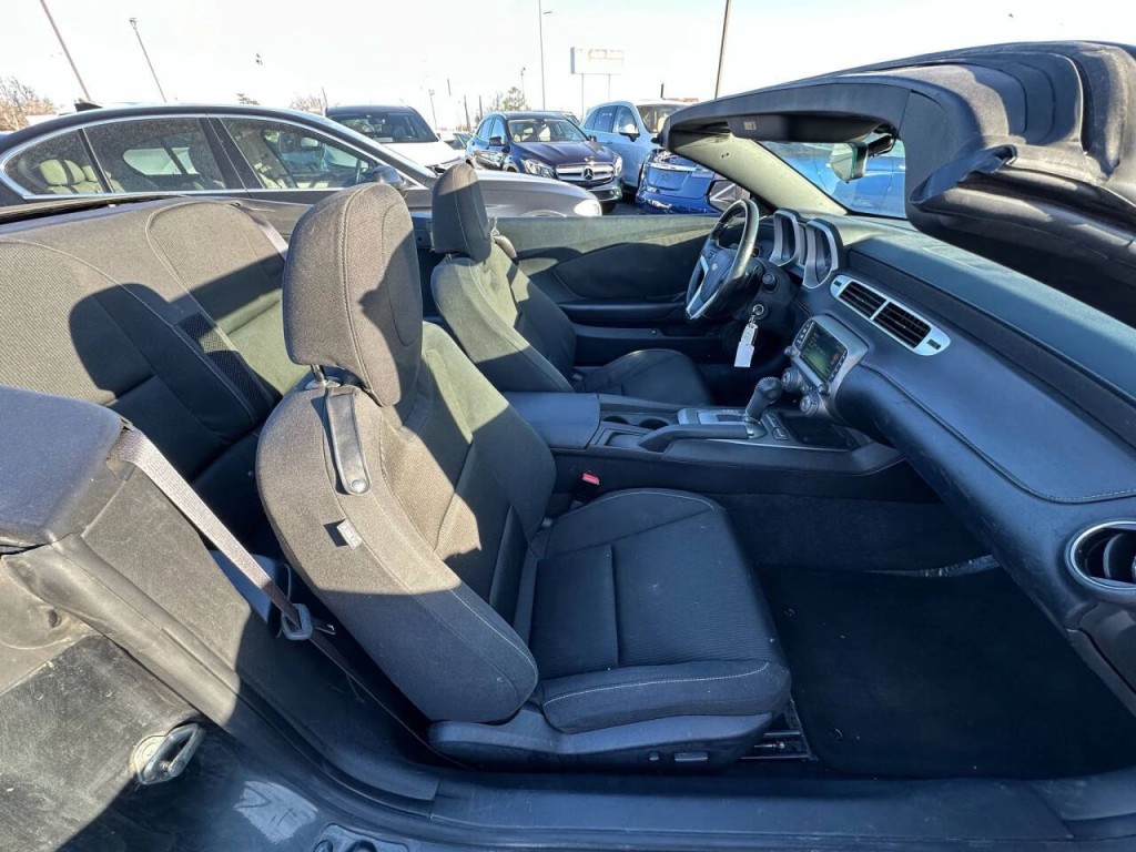 2015 Chevrolet Camaro Image 18