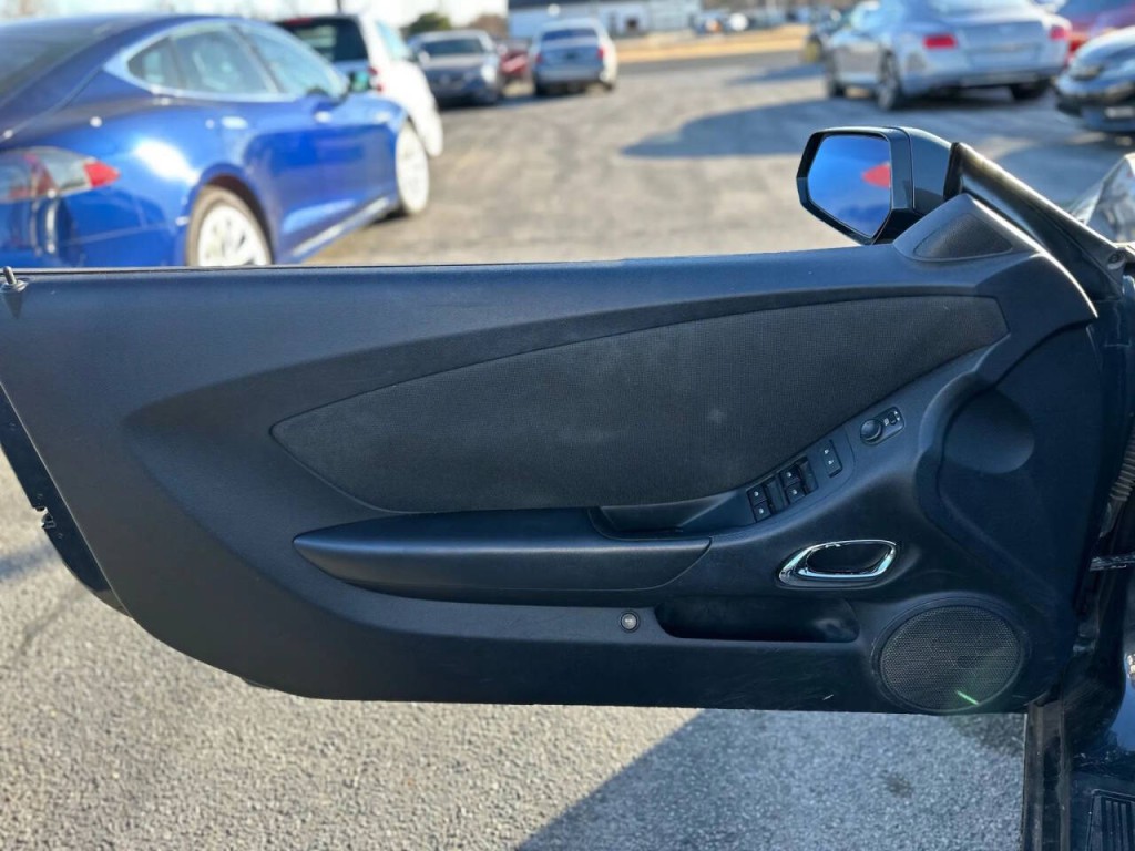 2015 Chevrolet Camaro Image 19