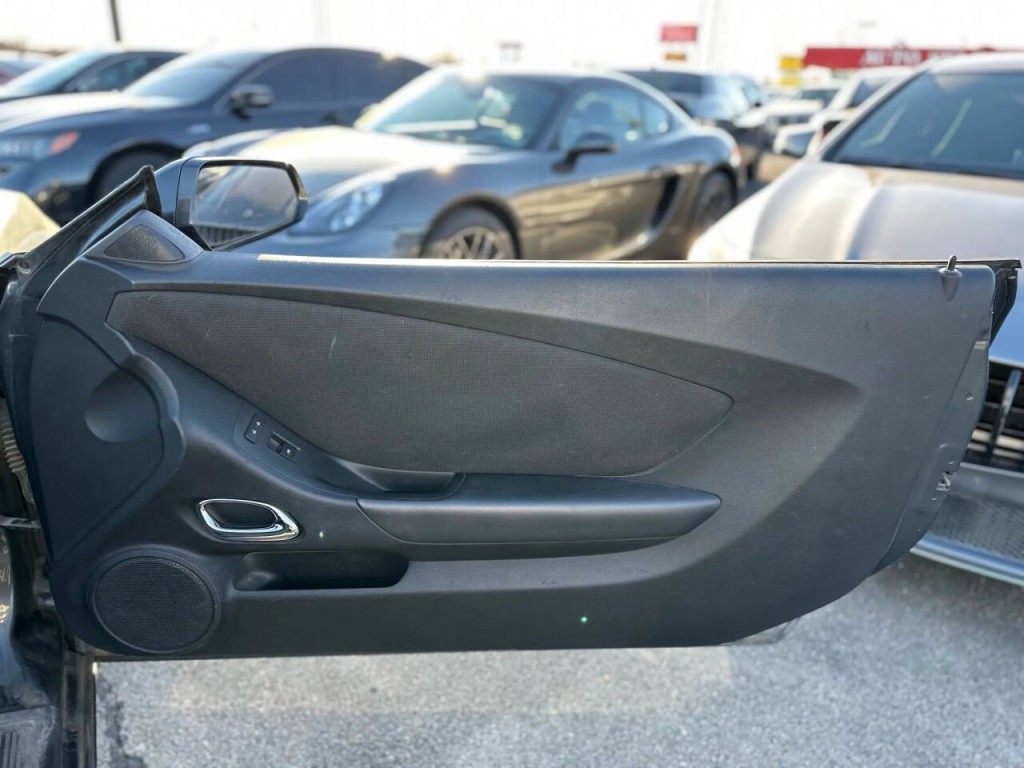 2015 Chevrolet Camaro Image 20