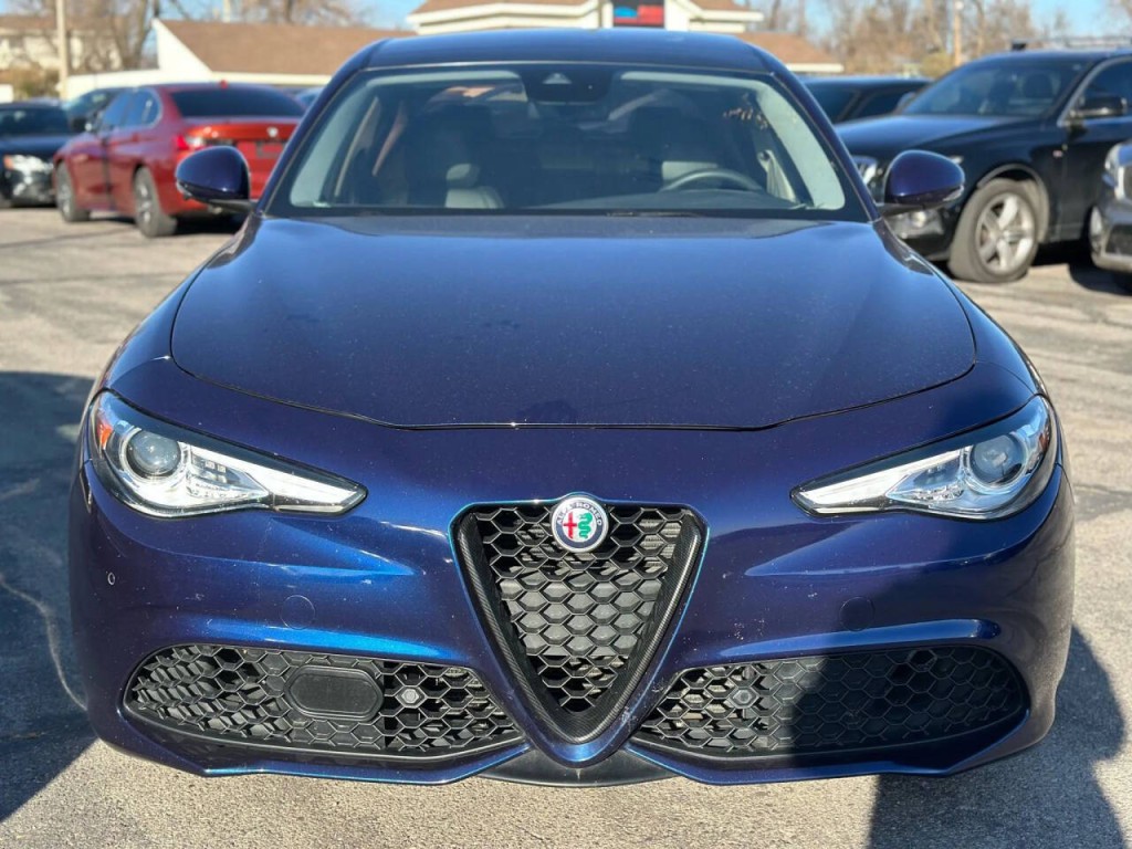2017 Alfa Romeo Giulia Image 3