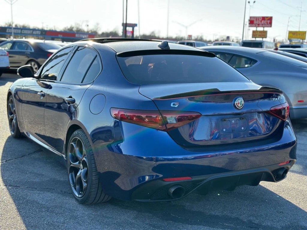 2017 Alfa Romeo Giulia Image 8
