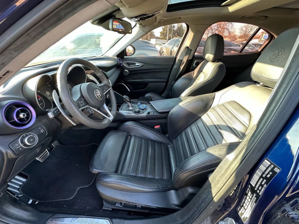 2017 Alfa Romeo Giulia Image 10