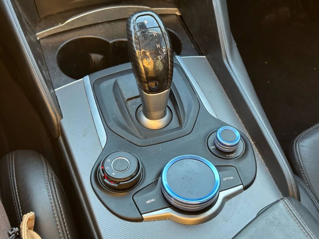 2017 Alfa Romeo Giulia Image 27