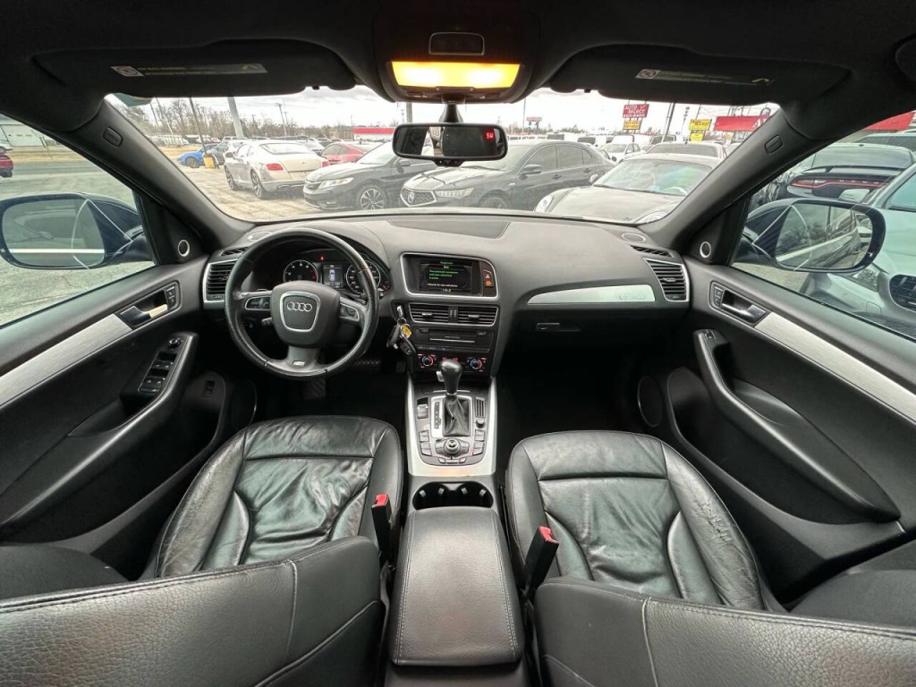 2010 Audi Q5 Image 2