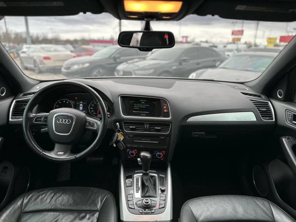 2010 Audi Q5 Image 12