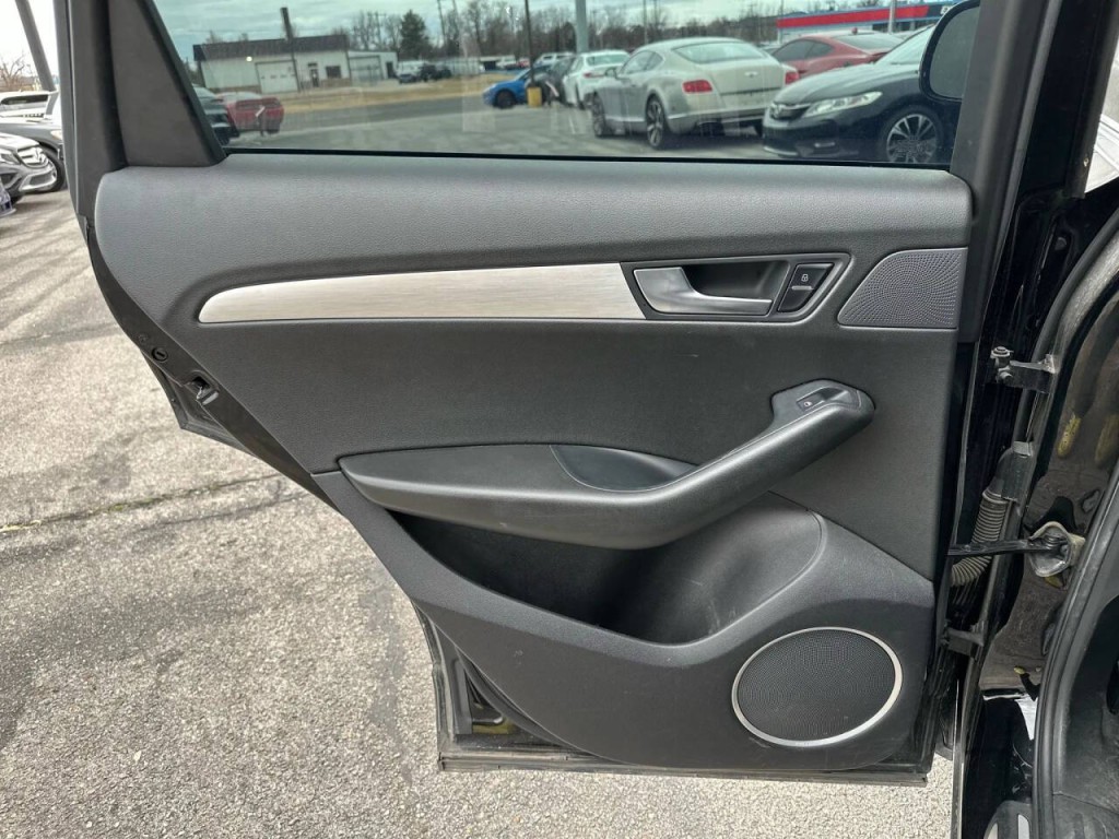 2010 Audi Q5 Image 21