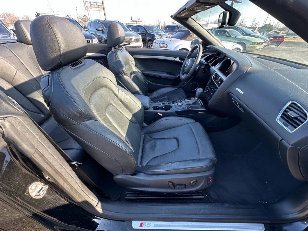 2011 Audi S5 Image 24