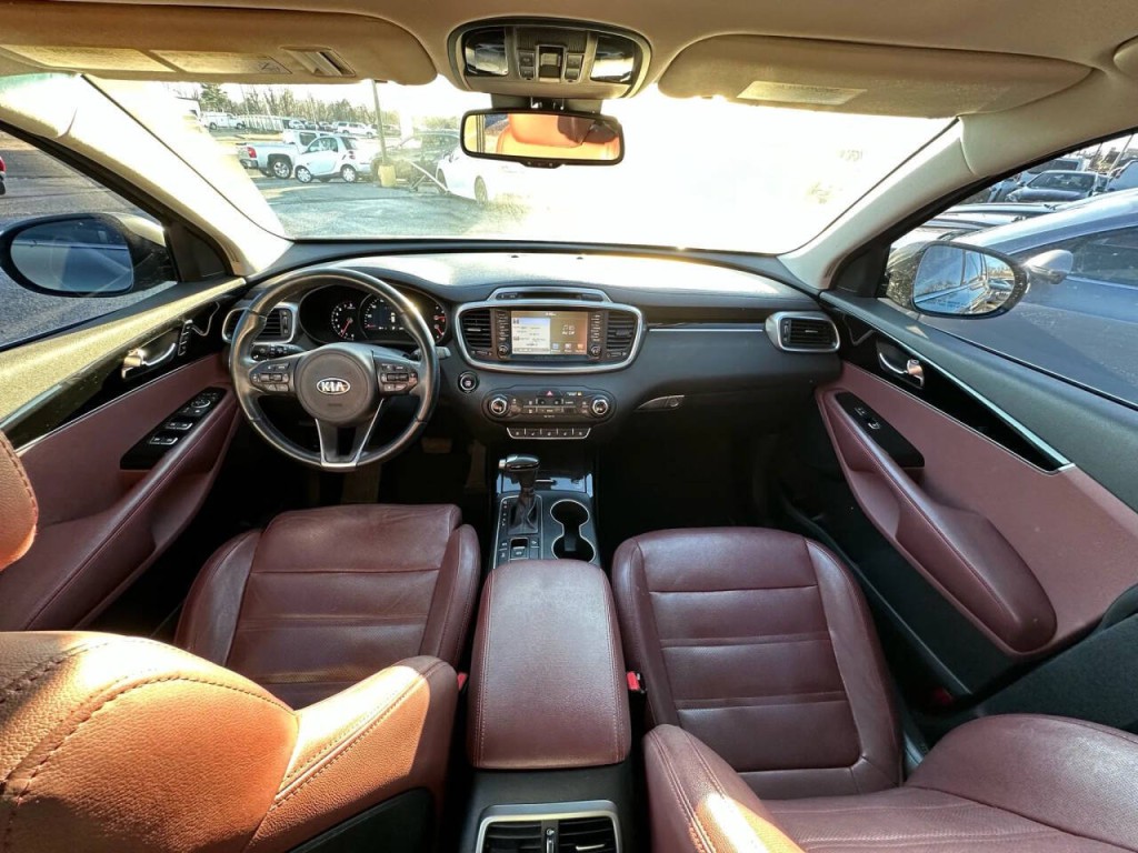 2017 Kia Sorento Image 11