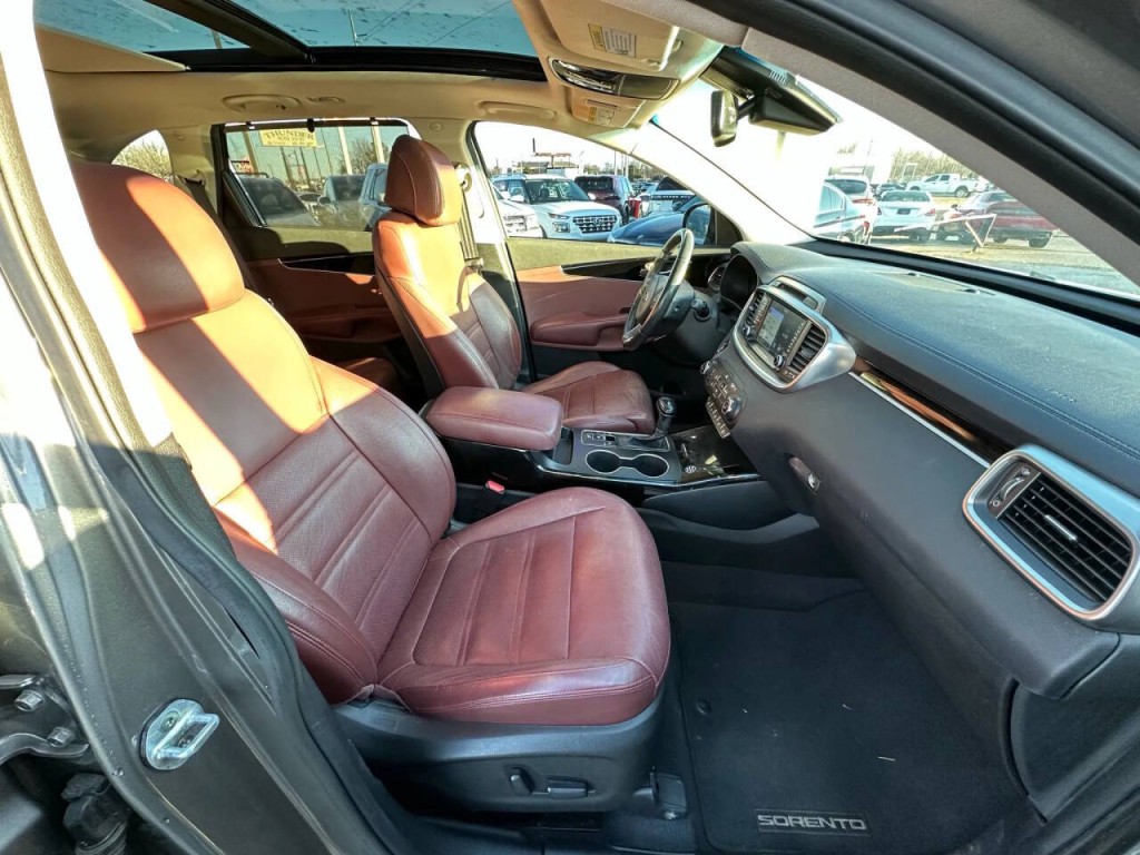 2017 Kia Sorento Image 13