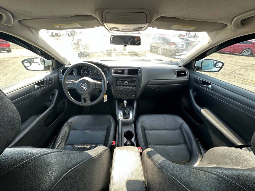 2014 Volkswagen Jetta Image 2