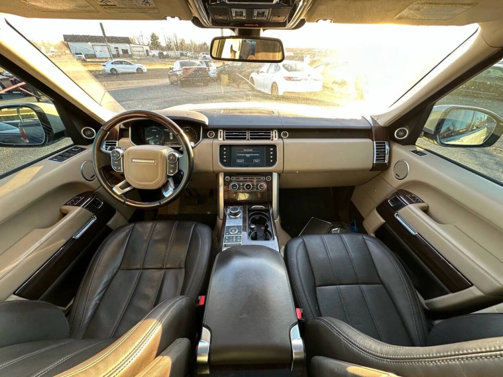 2016 Land Rover Range Rover Image 2