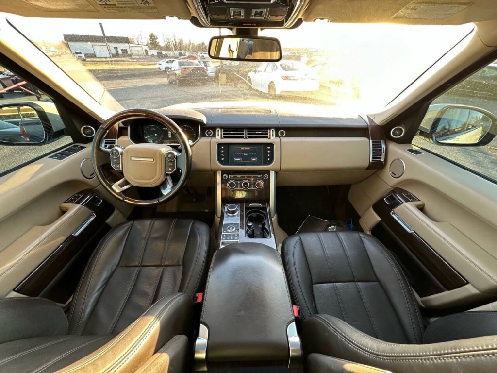 2016 Land Rover Range Rover Image 11