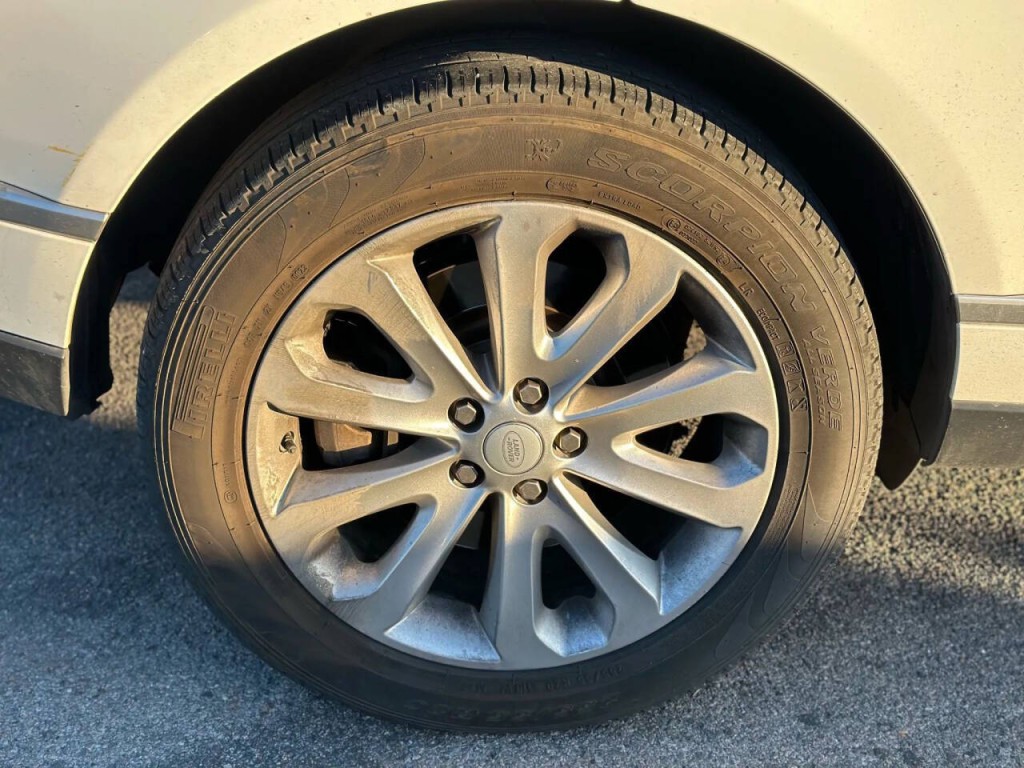 2016 Land Rover Range Rover Image 23