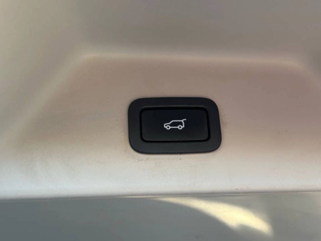 2016 Land Rover Range Rover Image 26