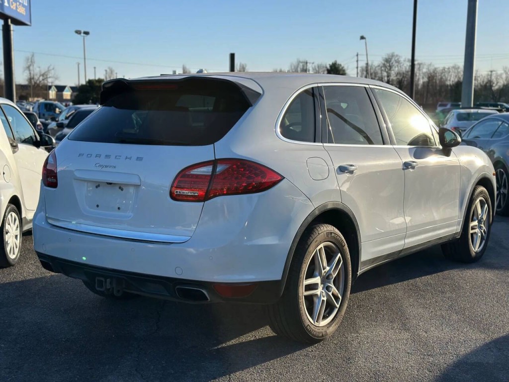 2014 Porsche Cayenne Image 6