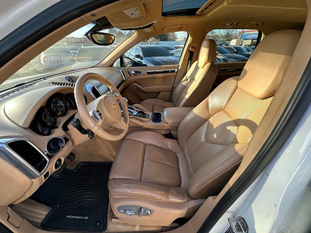 2014 Porsche Cayenne Image 10