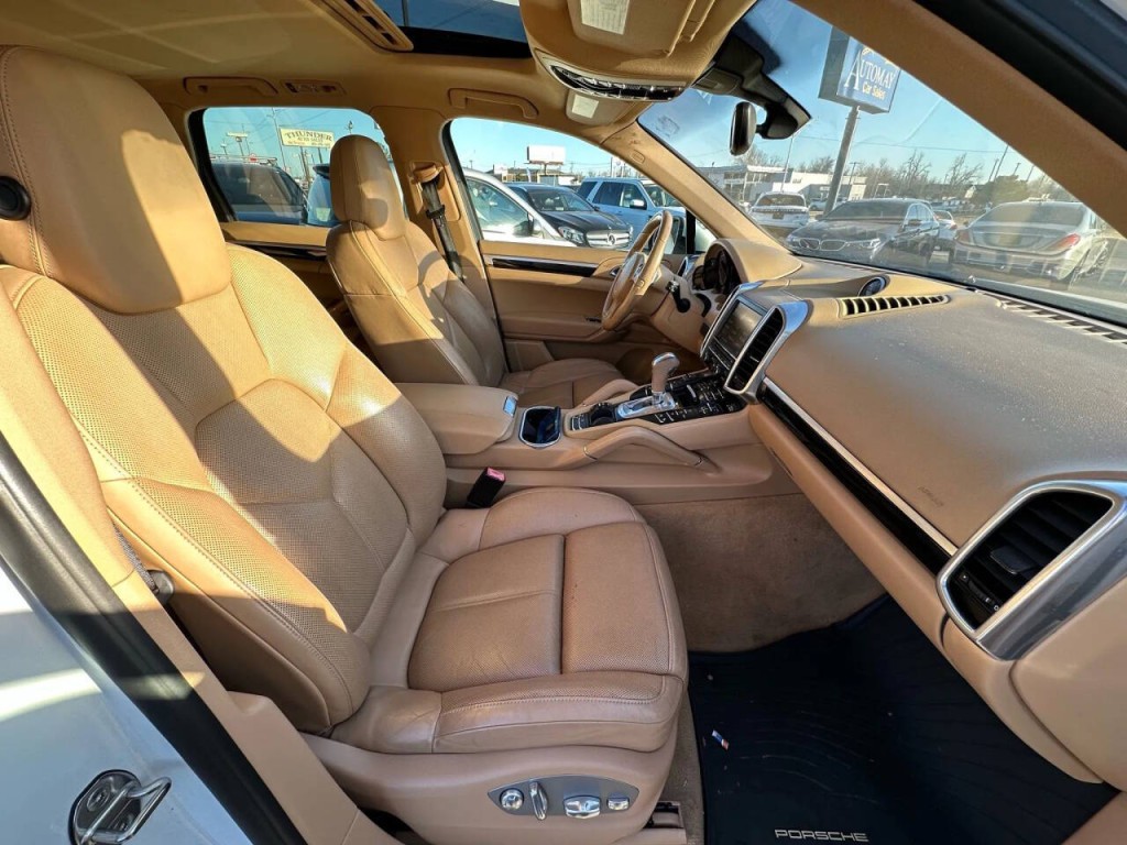 2014 Porsche Cayenne Image 13