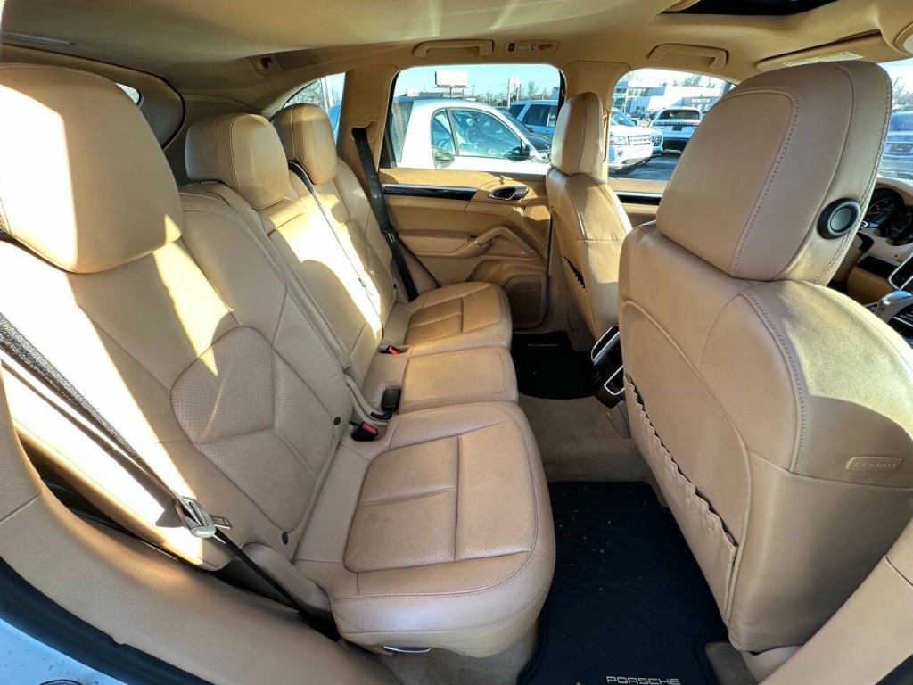 2014 Porsche Cayenne Image 14