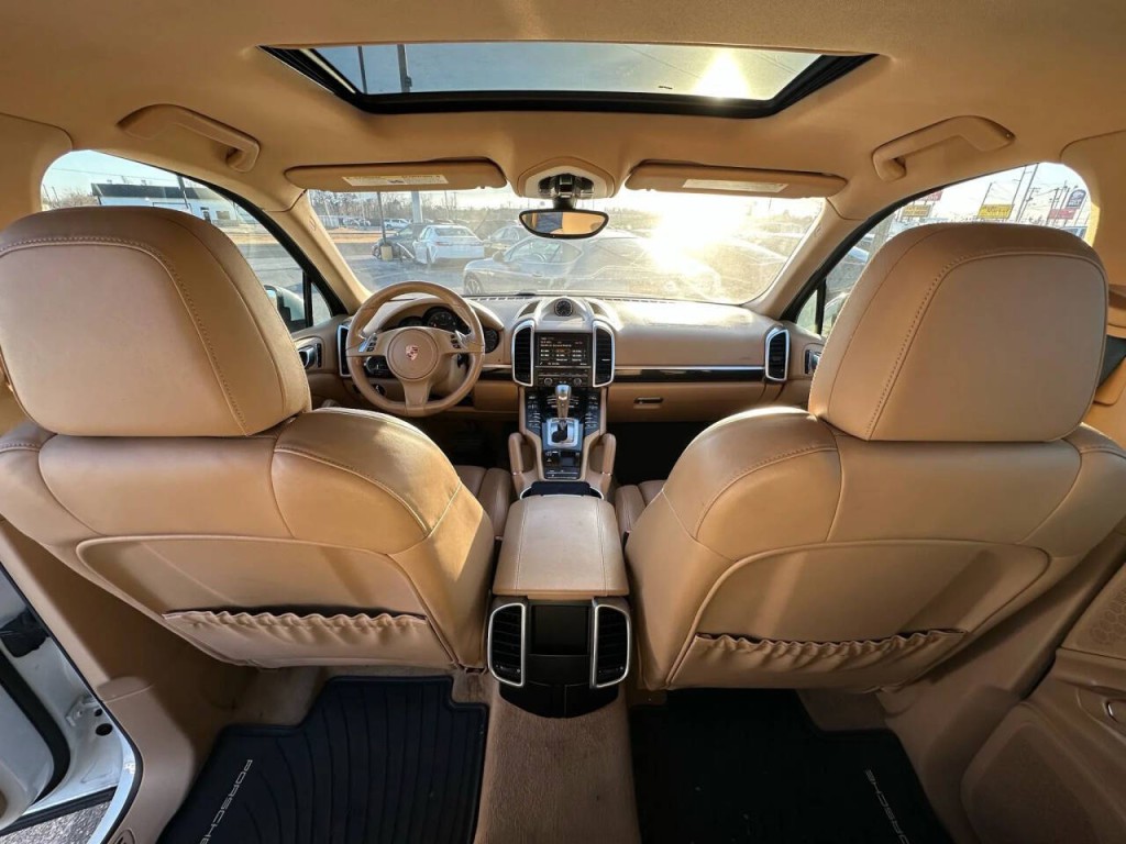 2014 Porsche Cayenne Image 15