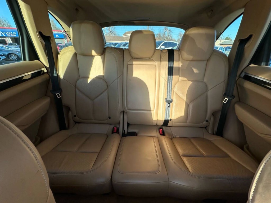2014 Porsche Cayenne Image 16