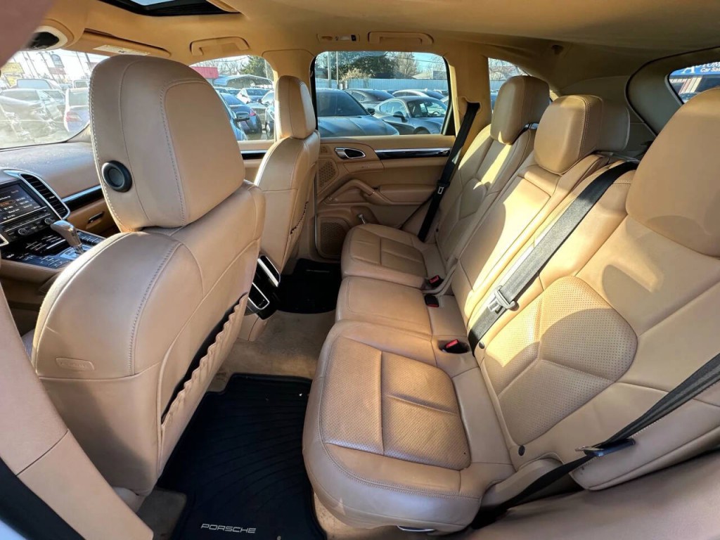 2014 Porsche Cayenne Image 17