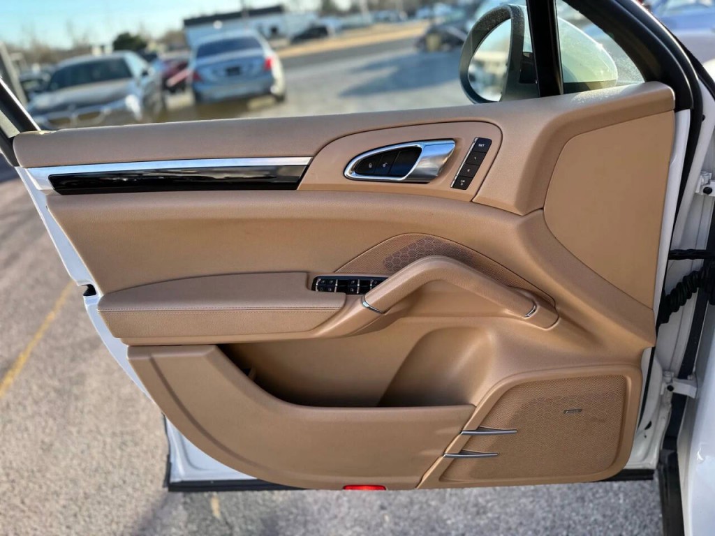 2014 Porsche Cayenne Image 19
