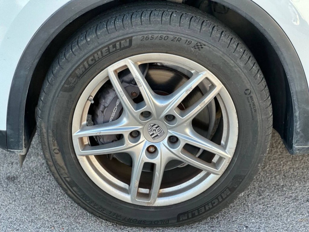 2014 Porsche Cayenne Image 22