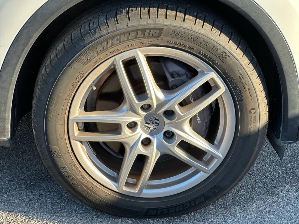 2014 Porsche Cayenne Image 24