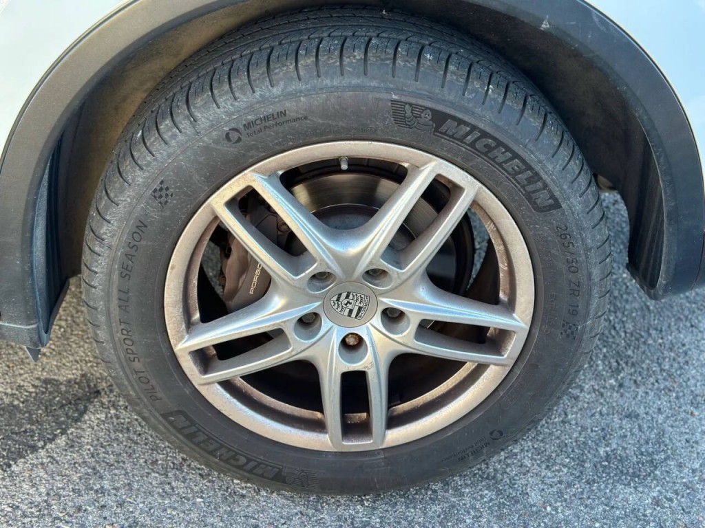 2014 Porsche Cayenne Image 25