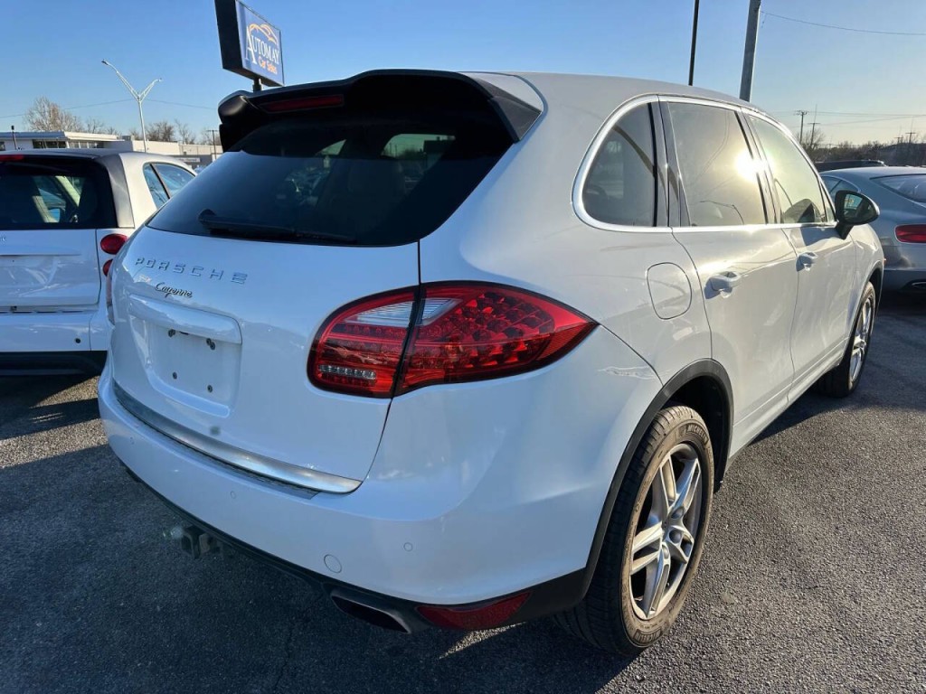 2014 Porsche Cayenne Image 30