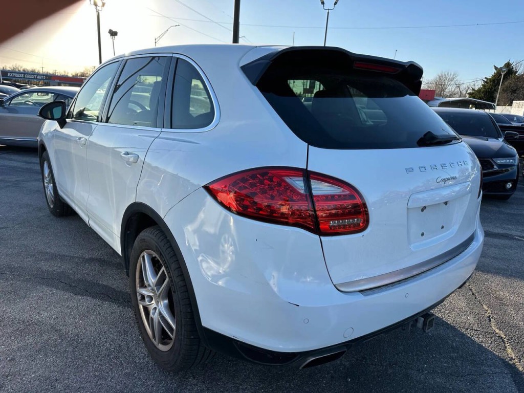 2014 Porsche Cayenne Image 32