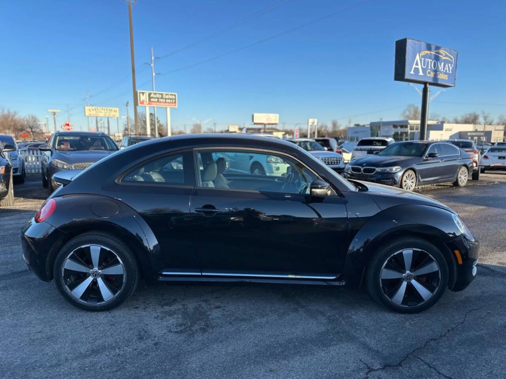 2013 Volkswagen Beetle Image 4