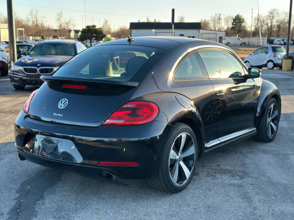 2013 Volkswagen Beetle Image 5