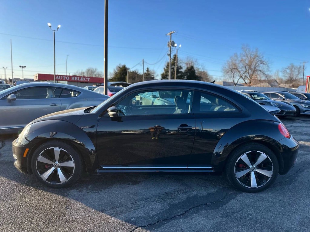 2013 Volkswagen Beetle Image 8