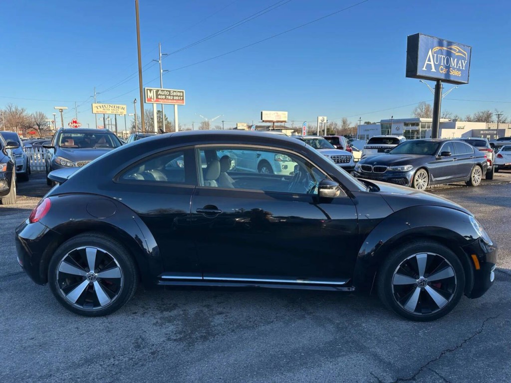 2013 Volkswagen Beetle Image 23