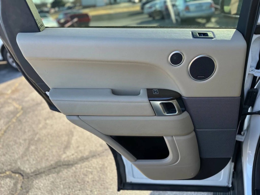 2015 Land Rover Range Rover Sport Image 20