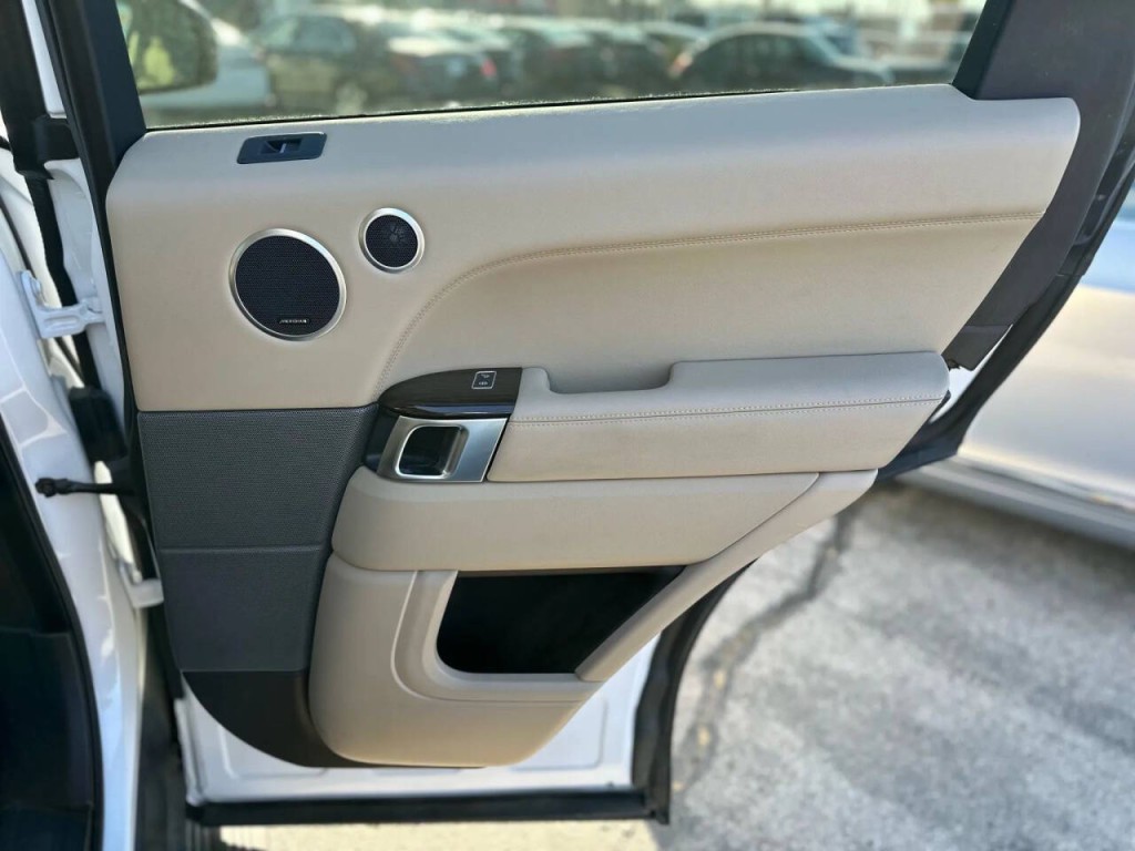 2015 Land Rover Range Rover Sport Image 22