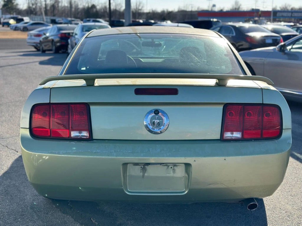 2006 Ford Mustang Image 5