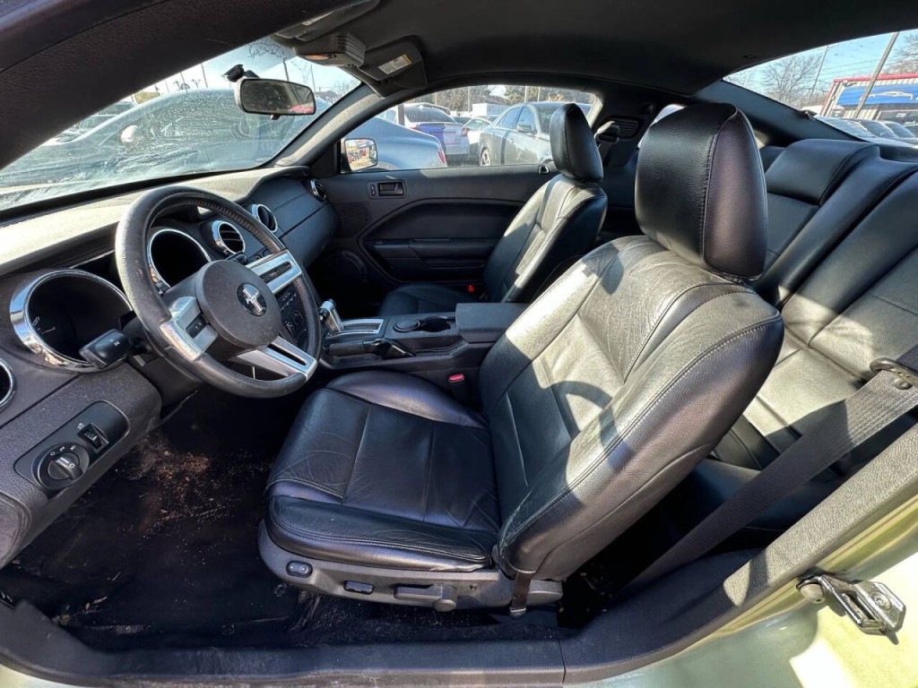 2006 Ford Mustang Image 8