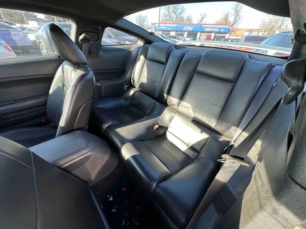 2006 Ford Mustang Image 11