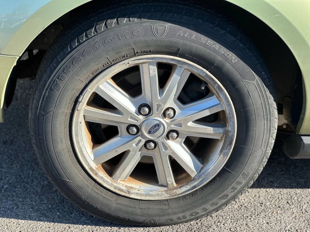 2006 Ford Mustang Image 17