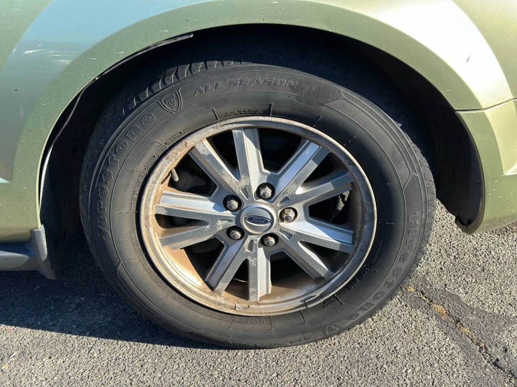 2006 Ford Mustang Image 18