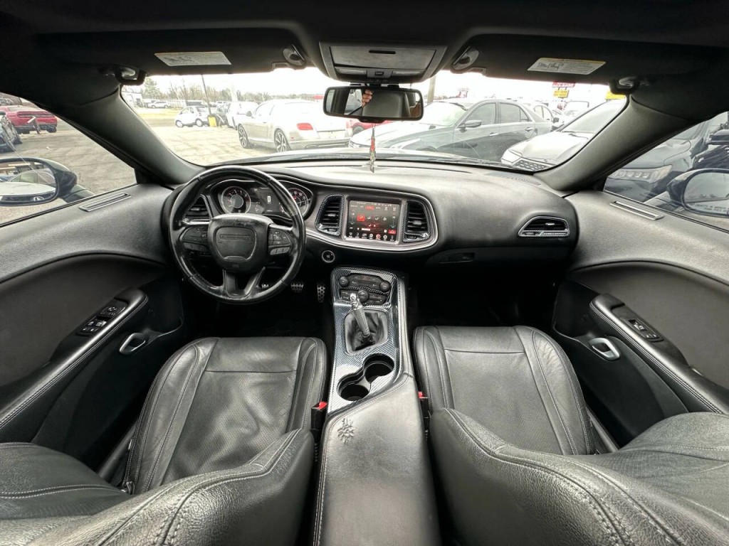 2015 Dodge Challenger Image 2