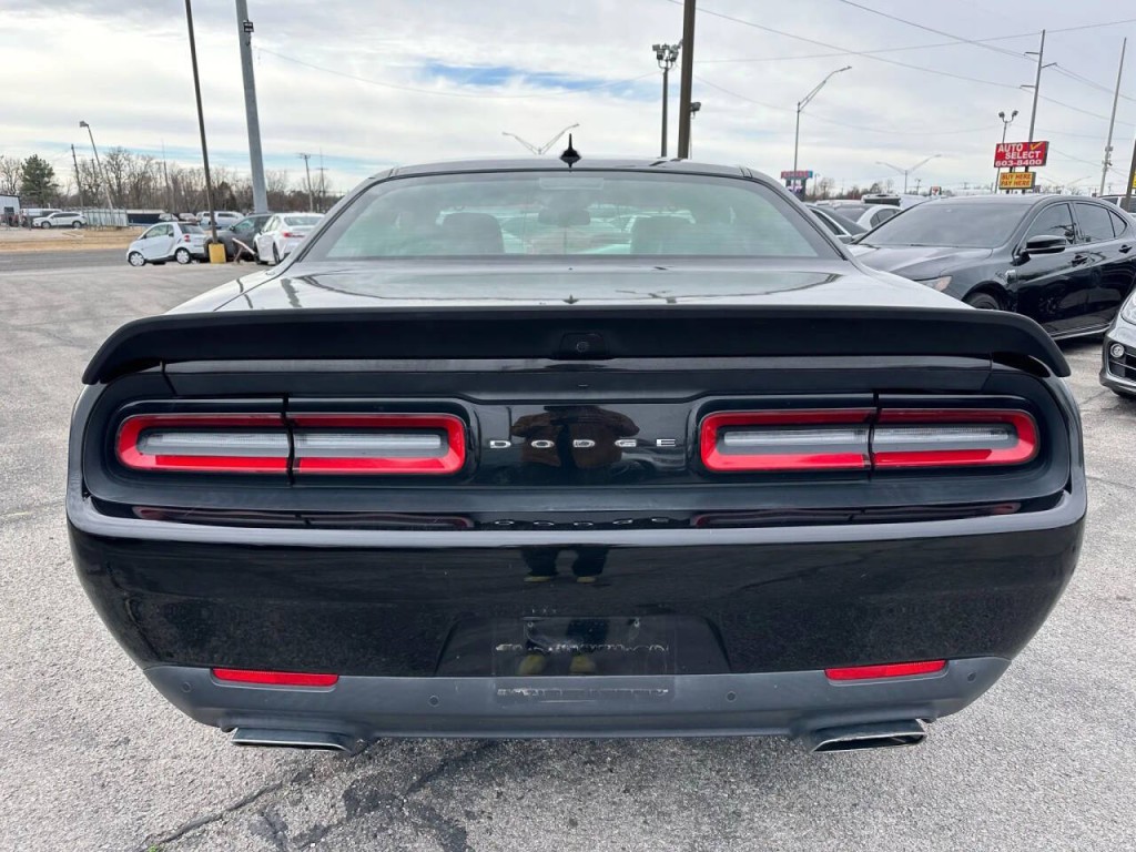 2015 Dodge Challenger Image 7