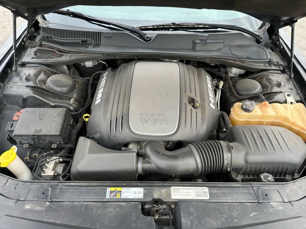 2015 Dodge Challenger Image 17